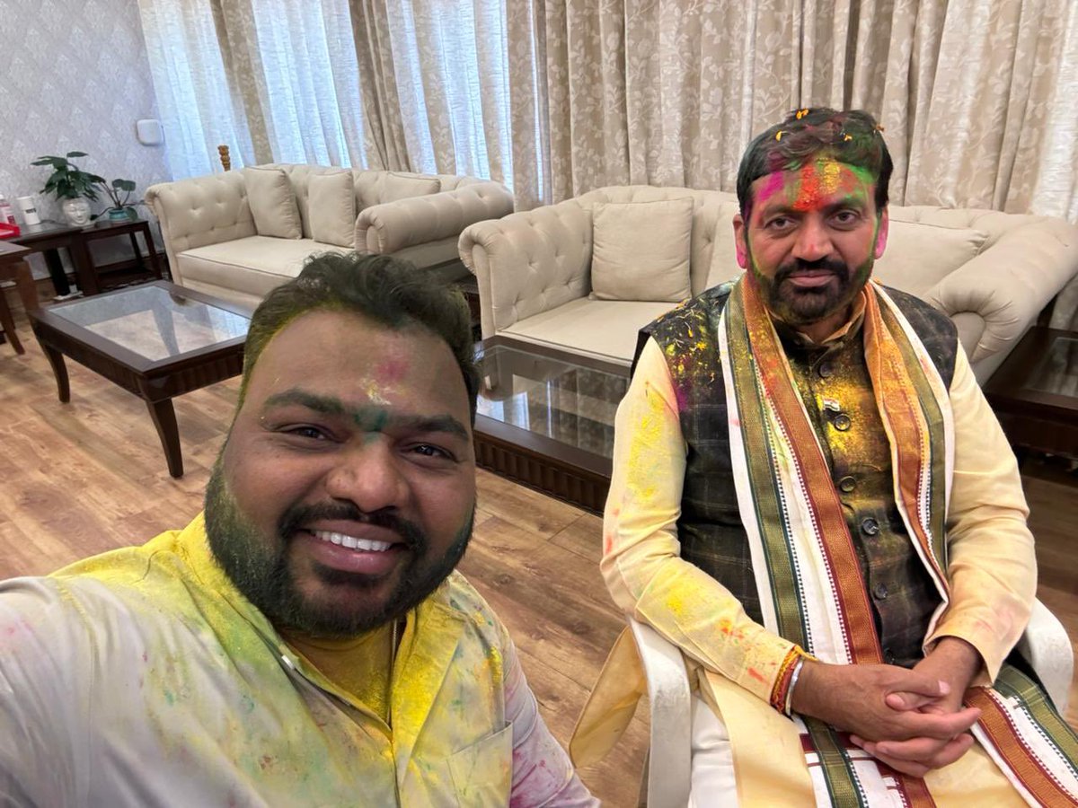 अबकी बार हरियाणा सिर्फ़ हरियाली से भरा नहीं बल्कि रंग बिरंगा होगा
बहुत बहुत बधाई <a href="/NayabSainiBJP/">Nayab Saini</a> जी कल का दिन हरियाणा का नया सूर्य उदय होगा 
<a href="/AmitShah/">Amit Shah</a> <a href="/blsanthosh/">B L Santhosh</a>