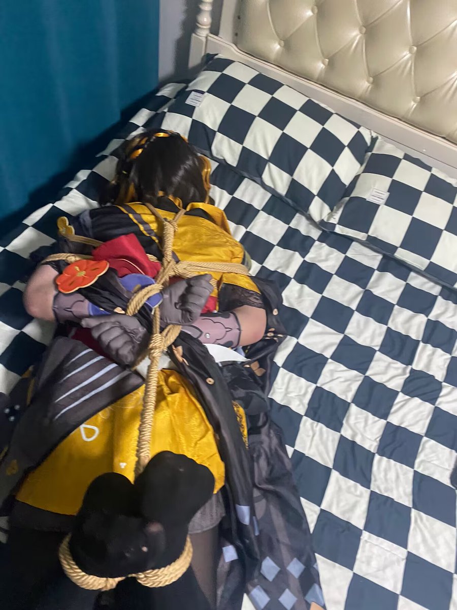 为伊殇 tweet media