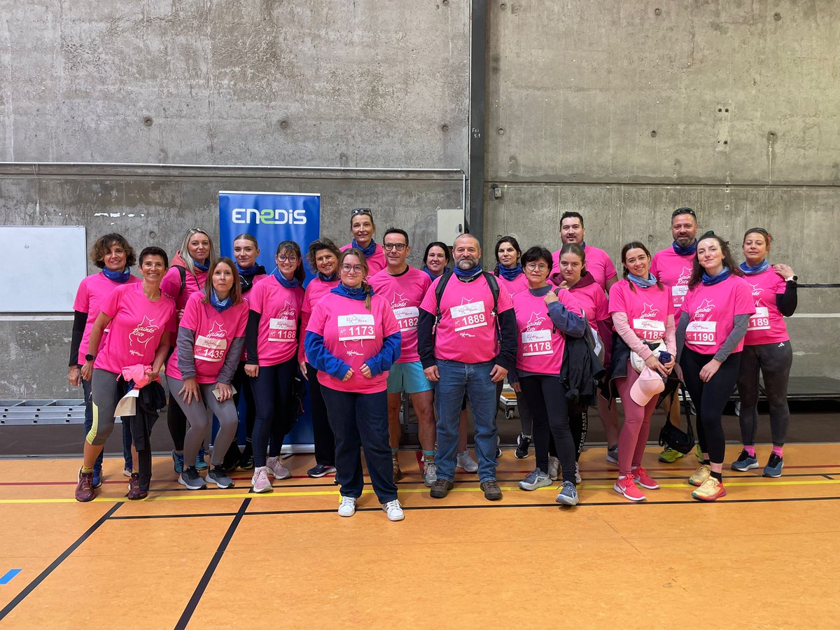 [Octobre Rose🎗] La #teamfranceelectrique ✨d'@enedis_rhod s'est réunie lors de la course Sainté Rose, pour soutenir la lutte contre le cancer du sein. Une belle occasion de se mobiliser ensemble, de promouvoir la #solidarité et de sensibiliser à la #prévention.
📍Saint-Etienne