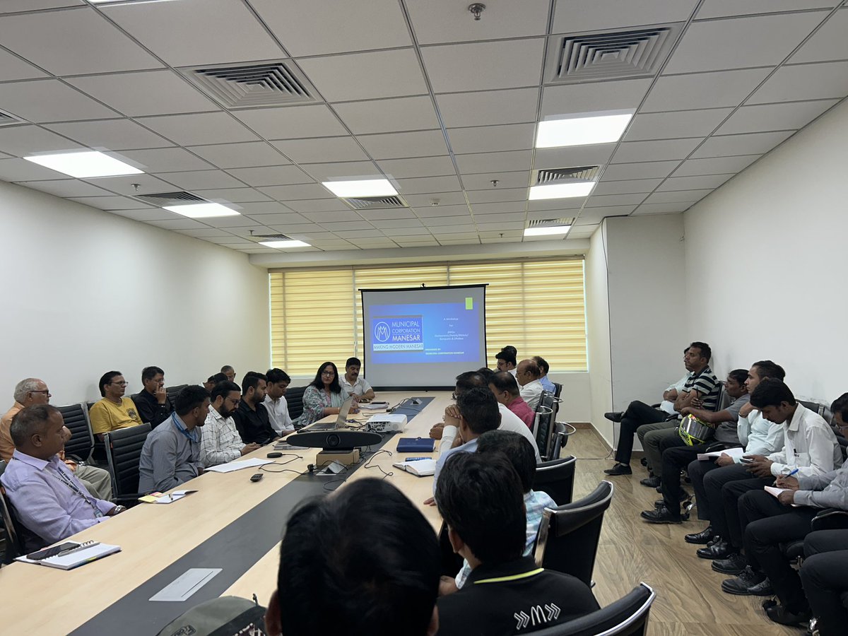 MCManesar's tweet photo. नगर निगम द्वारा निगम क्षेत्र के अन्तर्गत आने वाले बल्क वेस्ट जेनरेटर्स(BWGs) के प्रतिनिधियों के वर्कशॉप का आयोजन किया गया। 
- वर्कशॉप की अध्यक्षता अतिरिक्त आयुक्त जितेंद्र कुमार ने की। 
- कूड़े के निपटान संबंधी जानकारी दी गई। 
- नियमानुसार कूड़े का निपटान न करने पर पेनल्टी लगेगी https://t.co/hmoHJRUahX
