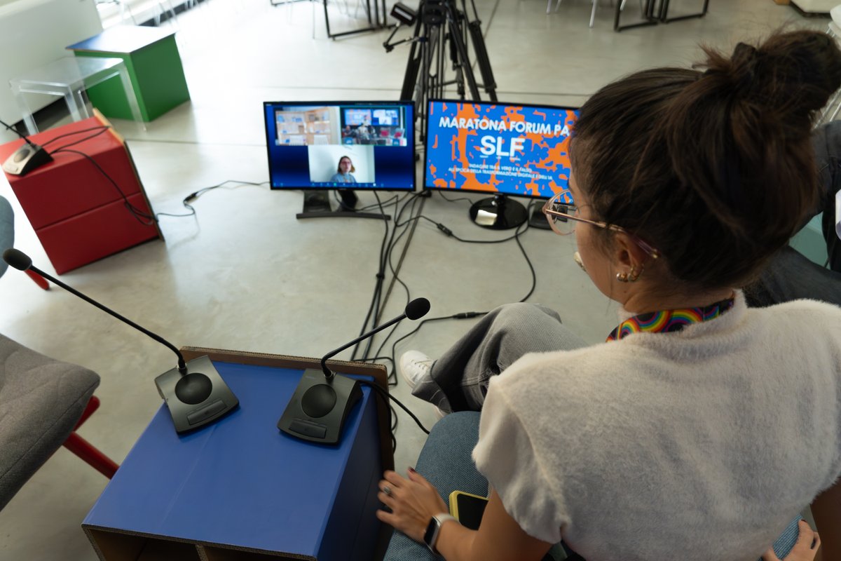 Tutto pronto per una giornata di diretta!

Iniziamo con il #KeynoteSpeech di Massimiliano Valerii  per continuare fino a sera con momenti di confronto, interviste e performance intorno ai temi dello #SmartLifeFestival.

🔴 Ci trovate live dalle 10:00 su forumpa.it