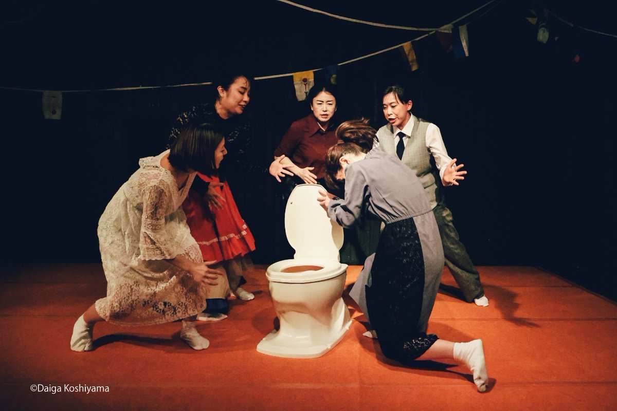 ホテルの暖房がつかなかったり、シャワーが冷水だったり、部屋を替えてくれと言われたり。海外公演あるあるが確実に起きていますが、芝居の内容には自信あり。今日のために頑張ってきました。さて、やるぞ。