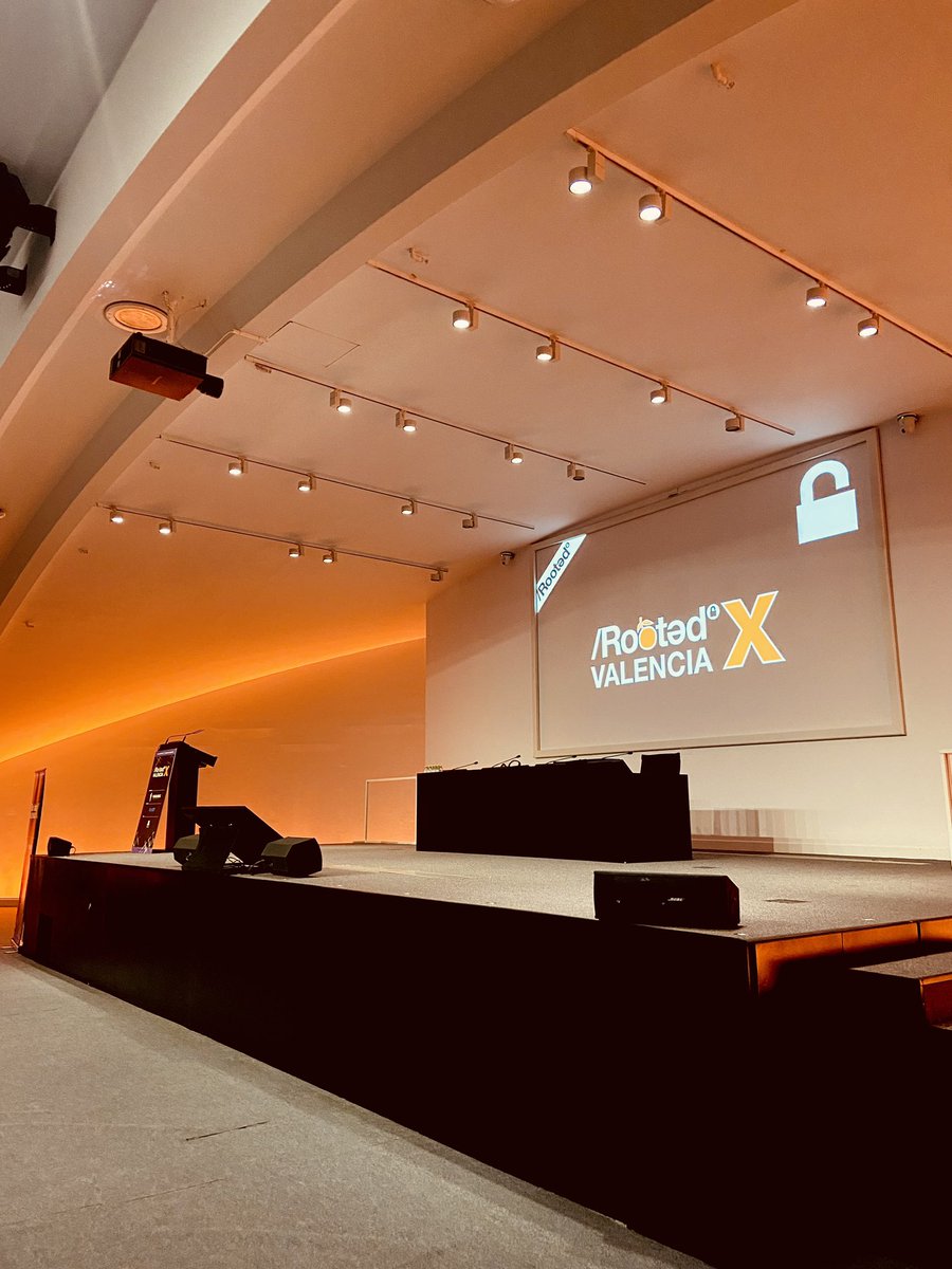 srtabicho's tweet image. The show must go on 🔓#Rooted #Valencia @rootedcon