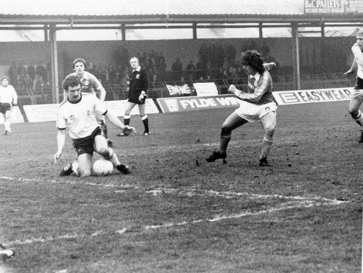 BFC_ExPlayers's tweet image. Happy 67th Birthday today to former Pool midfielder ... Wayne Harrison @WayneHarrison9 

Hope you have a great day Wayne !
👍😀🎂⚽️🍊🇺🇸

#TopMan 
#LovedPlayingForThePool