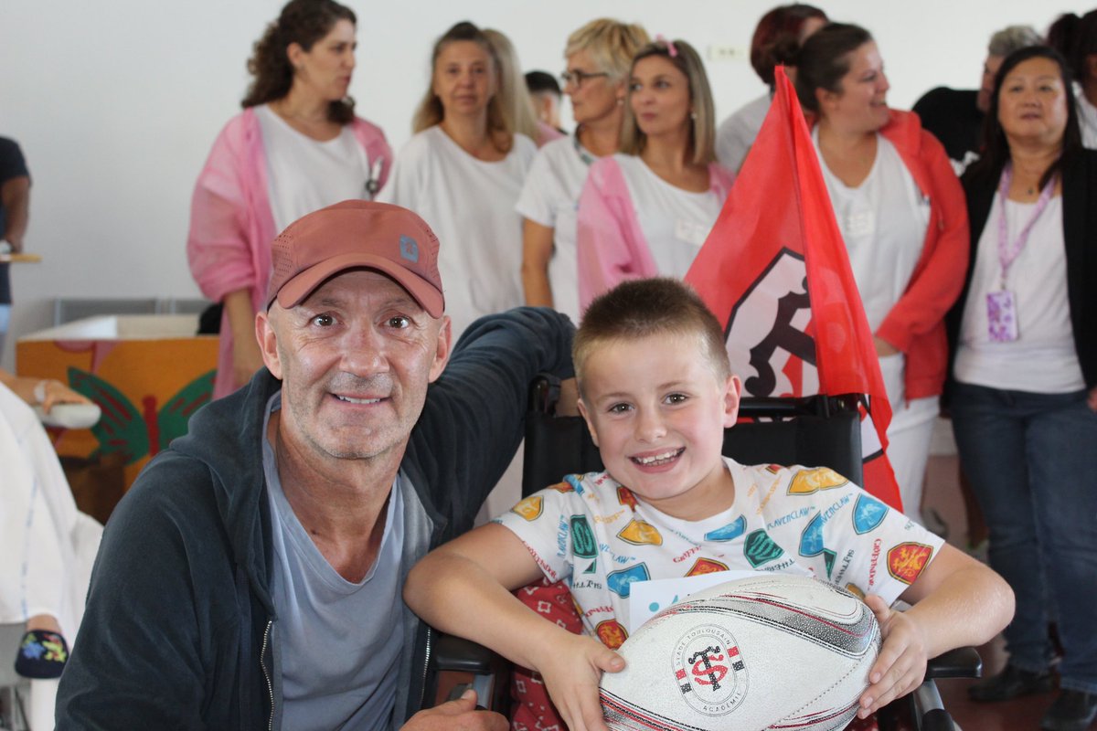 L'association Premiers de Cordée a organisé une « Semaine du Sport à l’Hôpital », du 7 au 11 octobre 2024, en proposant gratuitement aux enfants de pratiquer une discipline sportive 👦

Vendredi 11 octobre dernier, les éducateurs sportifs du club se sont rendus à l'Hôpital des