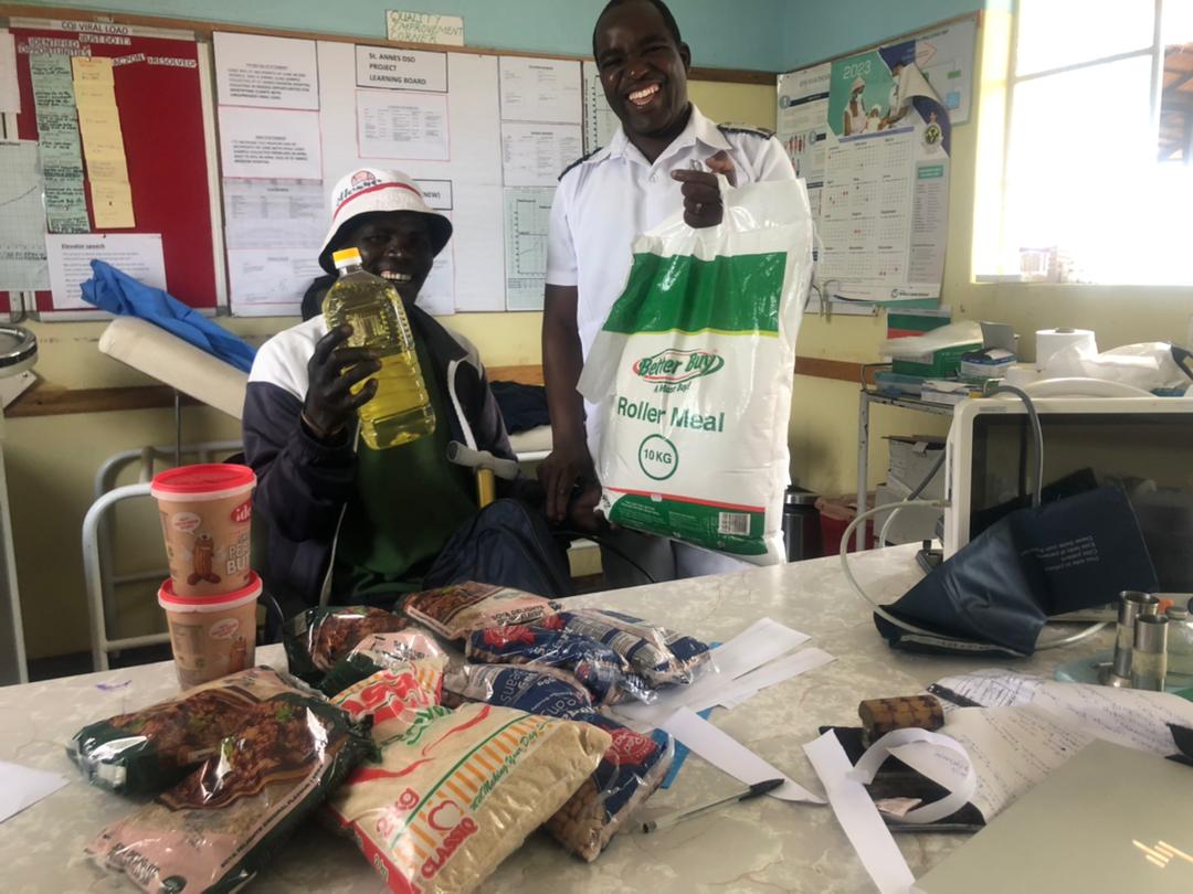 UnionZimTrust's tweet photo. On #WorldFoodDay, let's remember that food is medicine 💊 A balanced diet is crucial for strengthening our immune systems and fighting diseases like TB. 🌍 Join us in advocating for food security and accessible healthcare for all. #EndTB #HealthyEating #Nutrition #TogetherWeCan https://t.co/KB8UYkYlLu