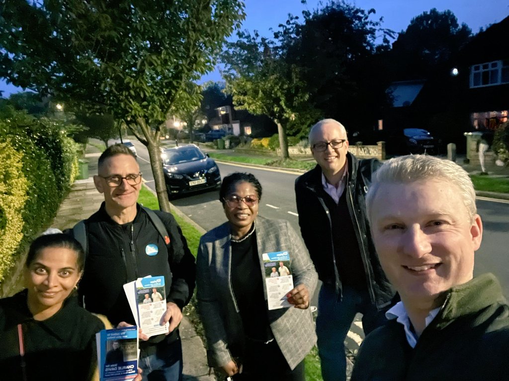 SiamaQadar's tweet image. Day or night, we're out on the doorstep, listening to the concerns and hopes of our residents. Their voices fuel our determination for @CharlieJSDavis to win, this Thursday’s #by-election #ElthamTownAveryHill. Together, we can build a better future! #CommunityFirst