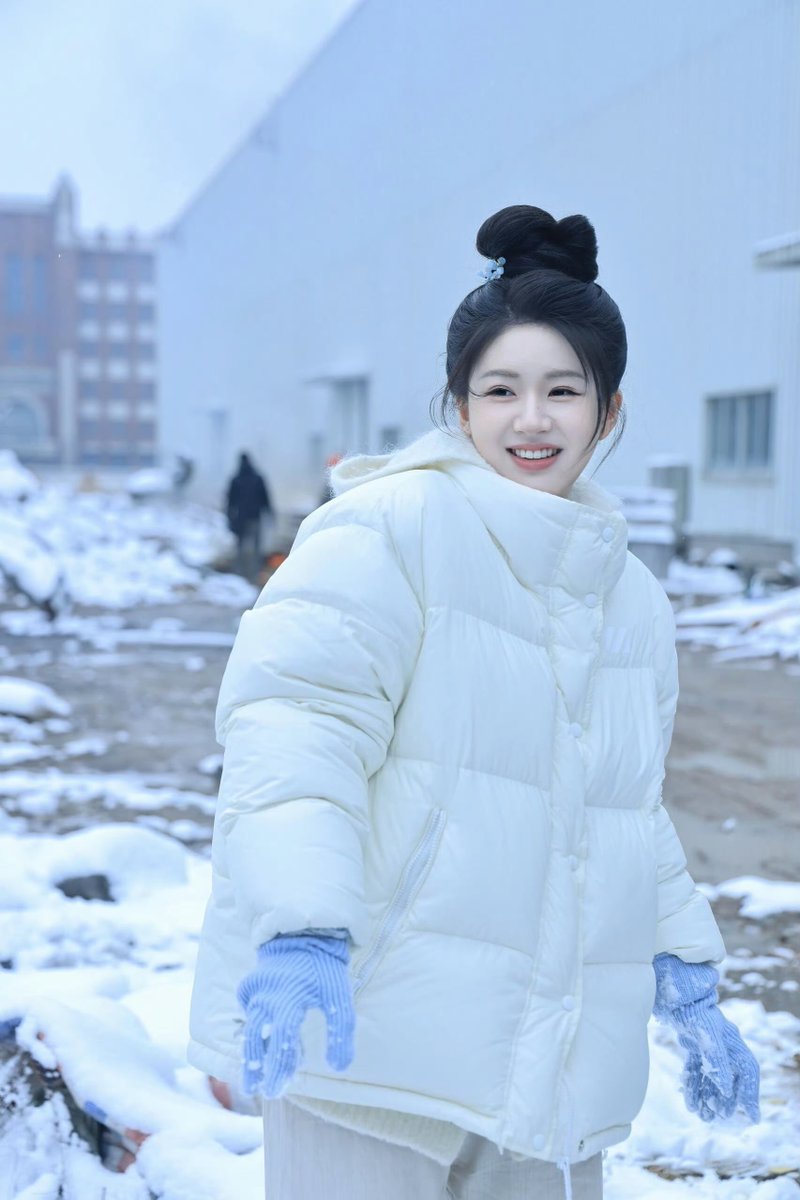 rolu5120's tweet image. 조로사 언니가 주렴옥막에서 이 얼굴로 혐관서사를 말아준다는 거잖아