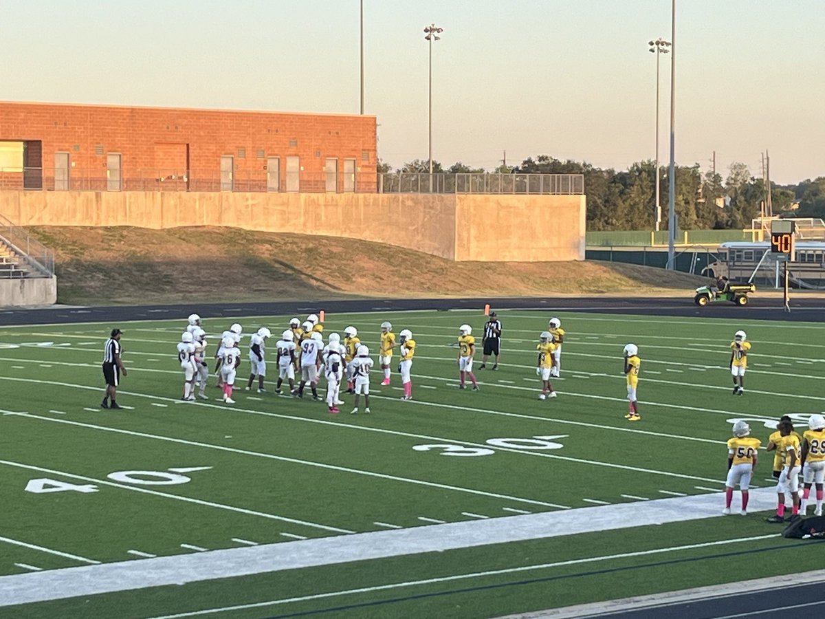 athlethicsmcms's tweet photo. Congratulations 7A Missouri City Football Team! District Champs. @MCMSCoogs @FBISDAthletics https://t.co/ycxQEpDDFY