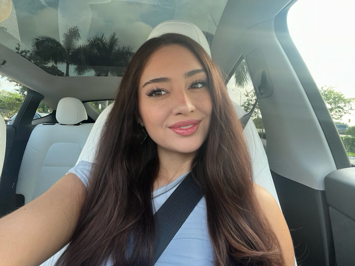 embersunn's tweet image. It’s been 1 month working as a software engineer for a healthcare company. I’ve been asked “what do you do exactly?” so here it is (in summary):
1. I’m part of the Cloud team focused on developing machine that treat cancer
2. My role is fullstack because I’m equipping both the…