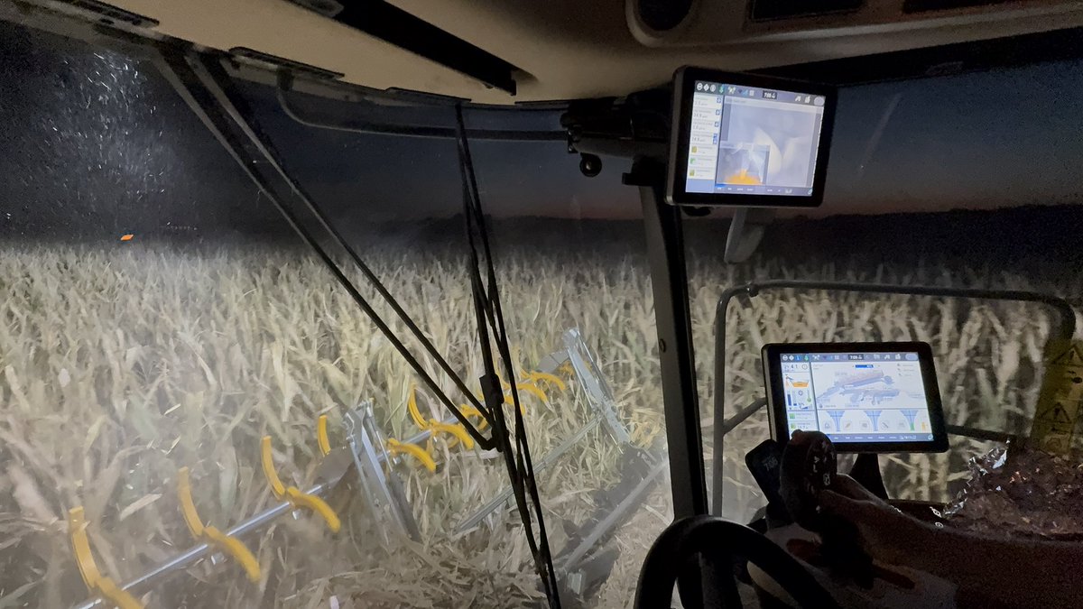 Had a chance to test out new <a href="/Case_IH/">Case_IH</a> AF10 tonight #Impressive is an understatement.   Thx <a href="/AgVantageseeds/">Jacob Wade</a> <a href="/LiveWorkGrowCIA/">Central Illinois Ag</a>