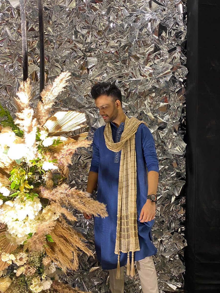 DhavalBalai's tweet image. ખીલતુ કશુંક અંદર, ઉમર બની અત્તર 🤌🦚 

#NavaratriVibes | #Ahmedabad