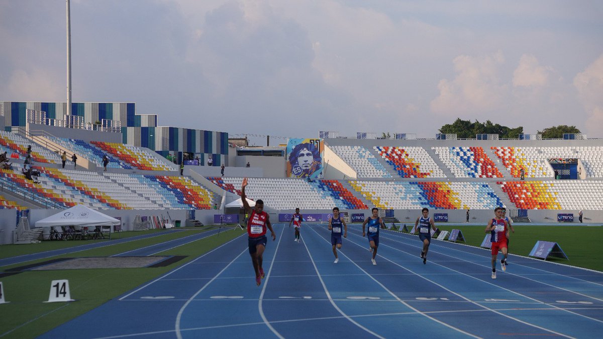 Samuel Ibarra de Panamá, gana su serie de clasificación en los 200 metros planos en el atletismo de los Juegos CODICADER 2024. 
Ibarra ganó medalla de oro en la final.
<a href="/MeducaPma/">Ministerio de Educación de Panamá</a> 
<a href="/Pandeportes/">Pandeportes</a> <a href="/prensacom/">La Prensa Panamá</a>