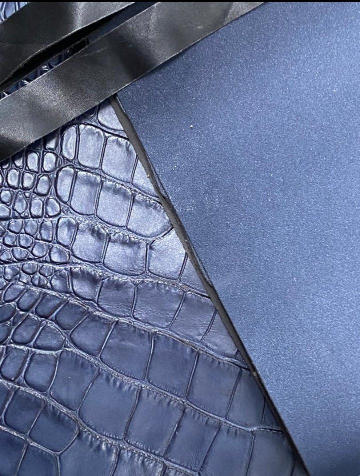 temsfootprint's tweet photo. While crafting our clients perfect pairs for the week! From leather et material selection to finishing touches, each step is designed with precision and care.
#TemsFootprint #CustomPairs #Craftmanship
How would you design your perfect pairs? Share your ideas in the CS https://t.co/ecHkZ0h0aM