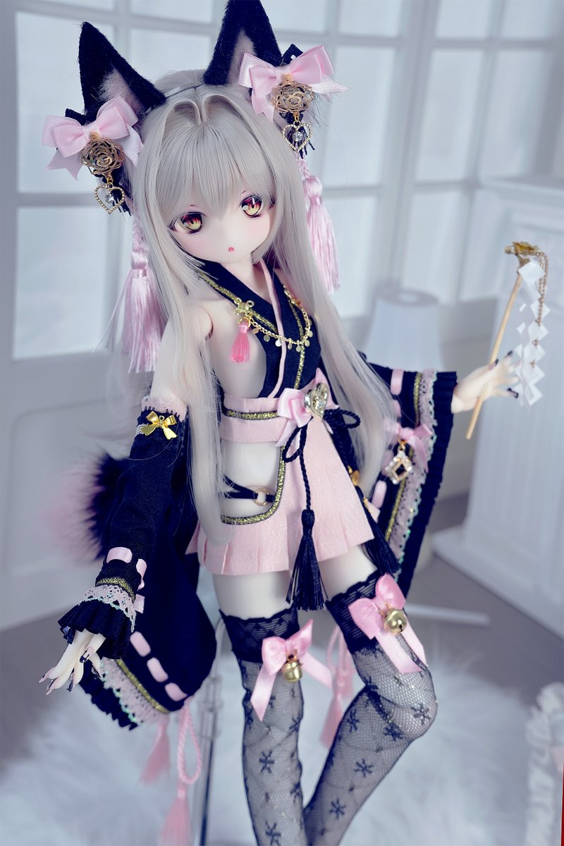 Machi__machi_ma's tweet photo. 「巫女ちゃん、その耳は…？」四色受注
10月9日（水）20:00〜
追加販売は友人とのコラボ作品です↓
耳： @qiushanj 下駄（数量限定）： @kikyo_7   
詳しいはページ内にご確認ください

https://t.co/5CfCP0rz9w
*BoothにR−18と判断されました。
ご注文できない方はDMでお伺いします。

#machi服 https://t.co/jDSfjZ80La