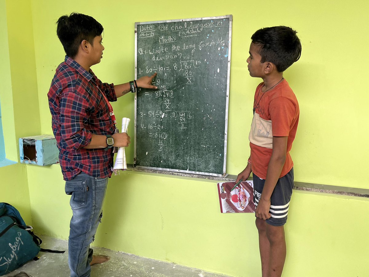 challengersgut's tweet image. When you educate a child, you empower a whole community. 🙌📚🎒
Regular Classes of Challengers Ki Pathshala, Center - Ghaziabad. 
#regularclasses #learningisfun #empowerment #education #childrights #Challengers_Ki_Pathshala #Team @challengersgut