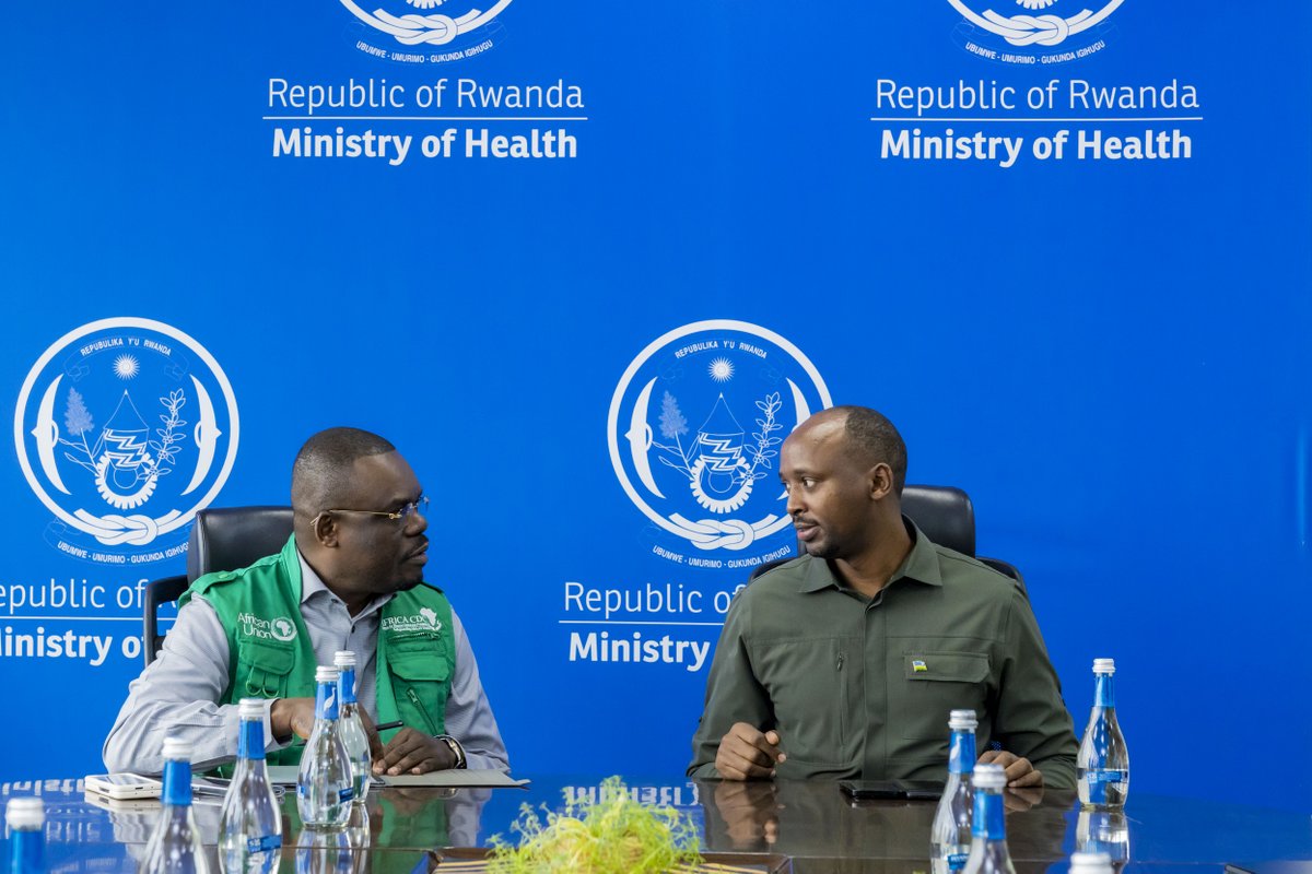Dr_JeanKaseya's tweet photo. Met with Minister @nsanzimanasabin of @RwandaHealth to discuss #Mpox &amp; #Marburg. Impressed by Rwanda’s swift, proactive response. @AfricaCDC stands firmly with #Rwanda, committed to safeguarding lives and stopping the spread. #AfricaResponds https://t.co/rTvLM6M2LE