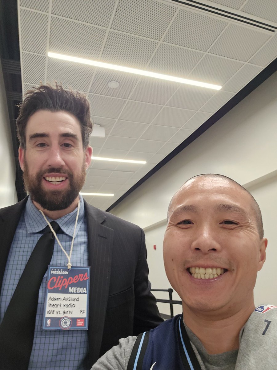 jon_eng4's tweet photo. @followAdamA Great to meet you finally, thanks for the picture! #FrontwaveArena #ClippersTalk https://t.co/c2tbNdLNHy
