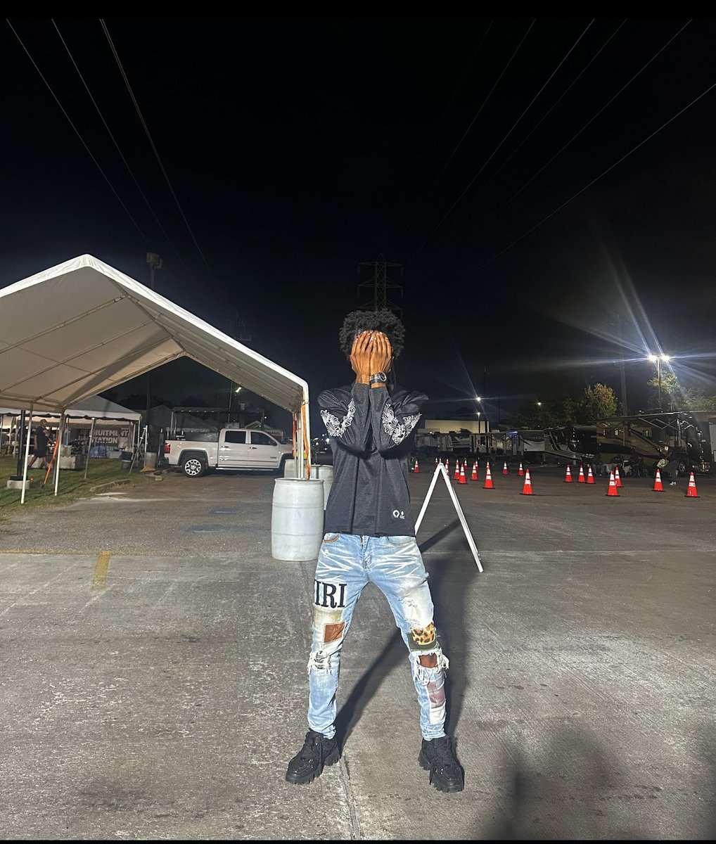 swervoszn's tweet photo. 1 Of Them

 #TXSU https://t.co/XRMundDEji