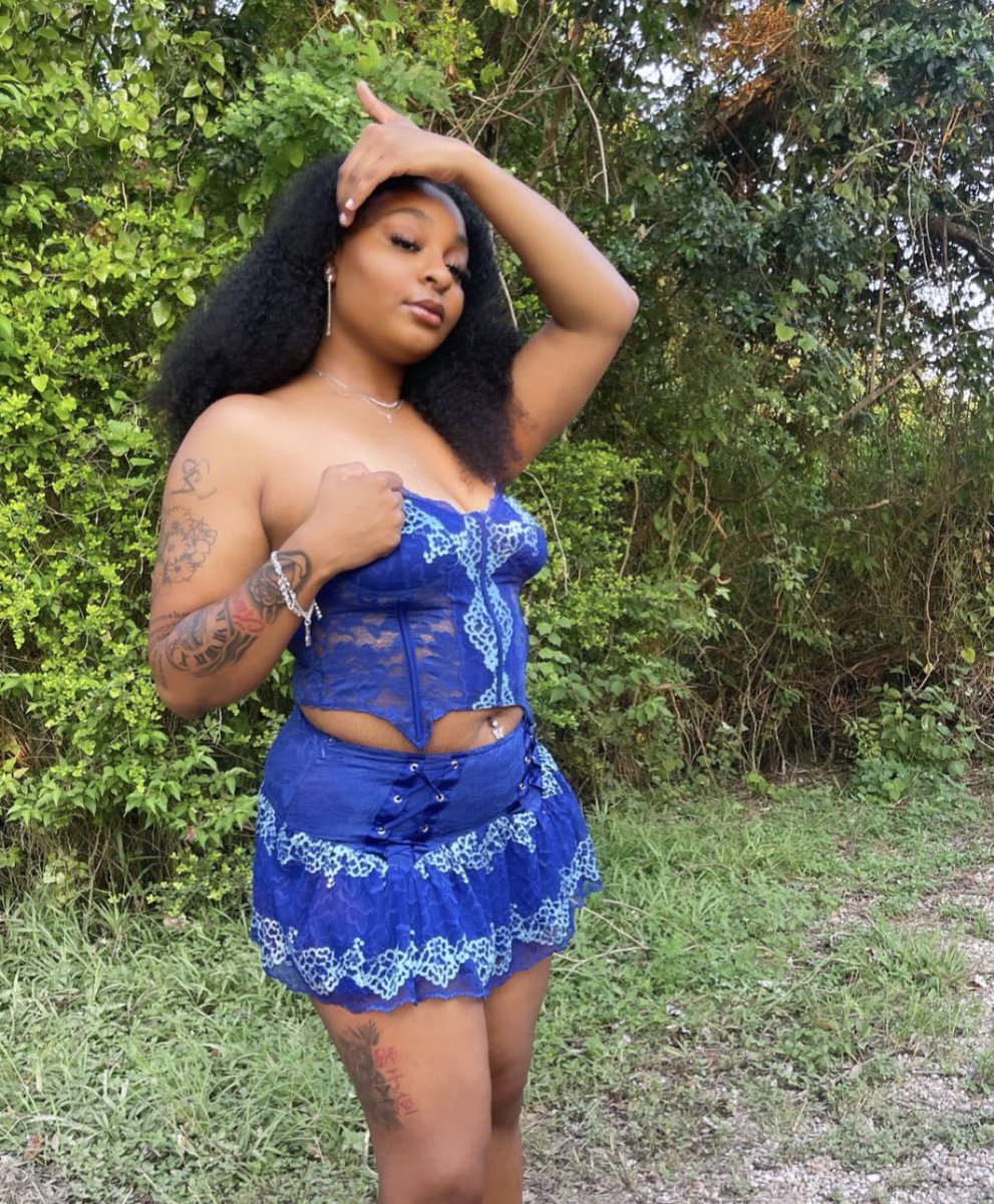 brownskindeejay's tweet photo. Me dump🦋 https://t.co/Lq2j1LzqT9