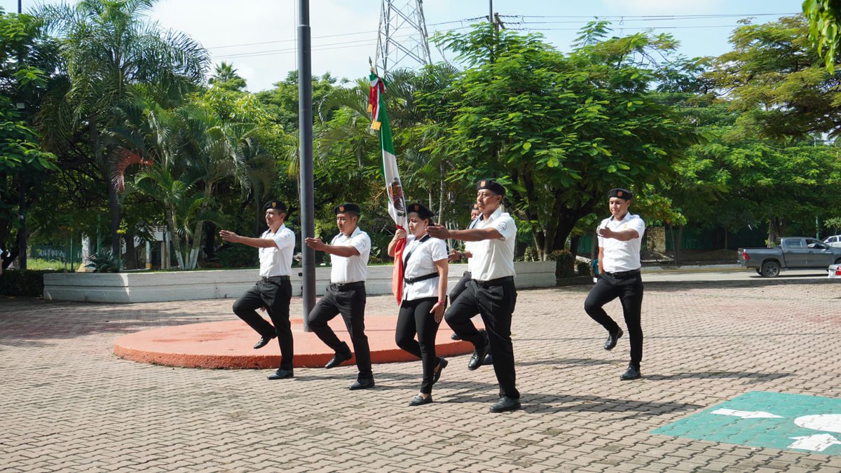 En la explanada del edificio A, el Poder Judicial del Estado de Chiapas, se llevó a cabo el acto cívico de Honores a la Bandera en coordinación con la <a href="/sesaech/">Secretaría Ejecutiva del SAECH</a>   y el <a href="/CpcChiapas/">CPCChiapas</a>