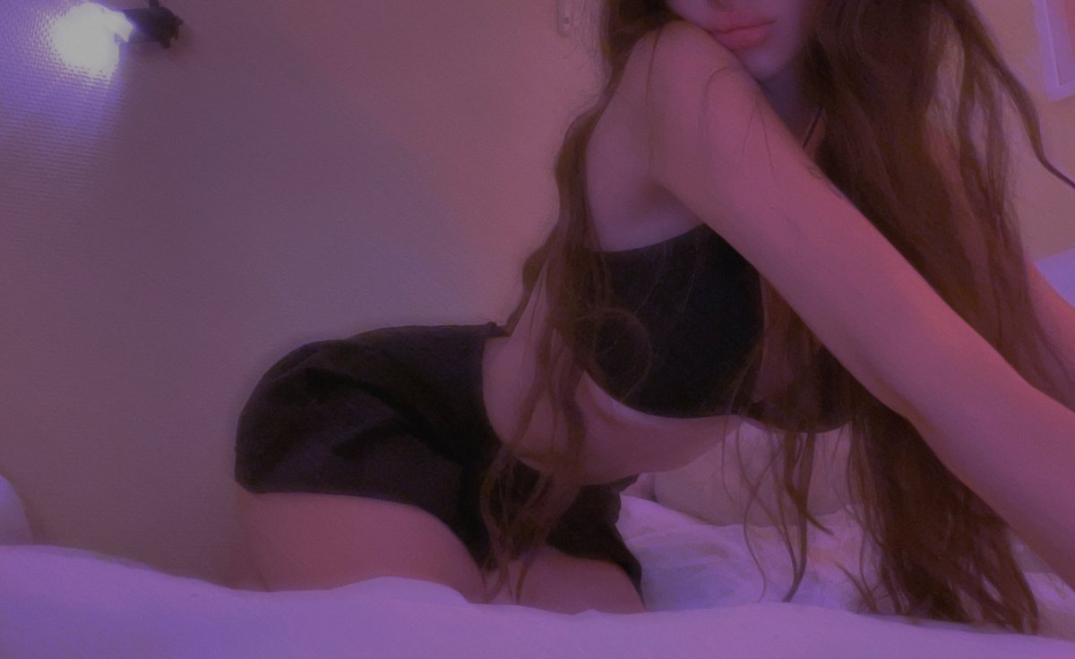 sweet dreams <3 https://t.co/HxwHCkNYHf