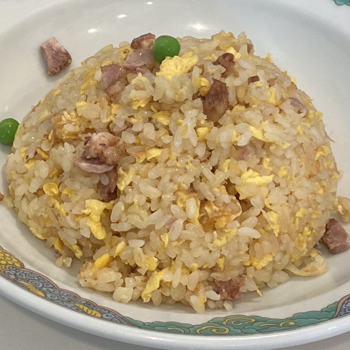 kambehiroaki's tweet photo. #梅林 
#東京都品川区 #五反田駅
#肉ソース焼きそば
#チャーハン
#町中華
#ランチタイム #お昼ごはん
#梅林と書いてめいりんと読む
#本気と書いてマジと読む

#定食部部長 https://t.co/7chEihZOti