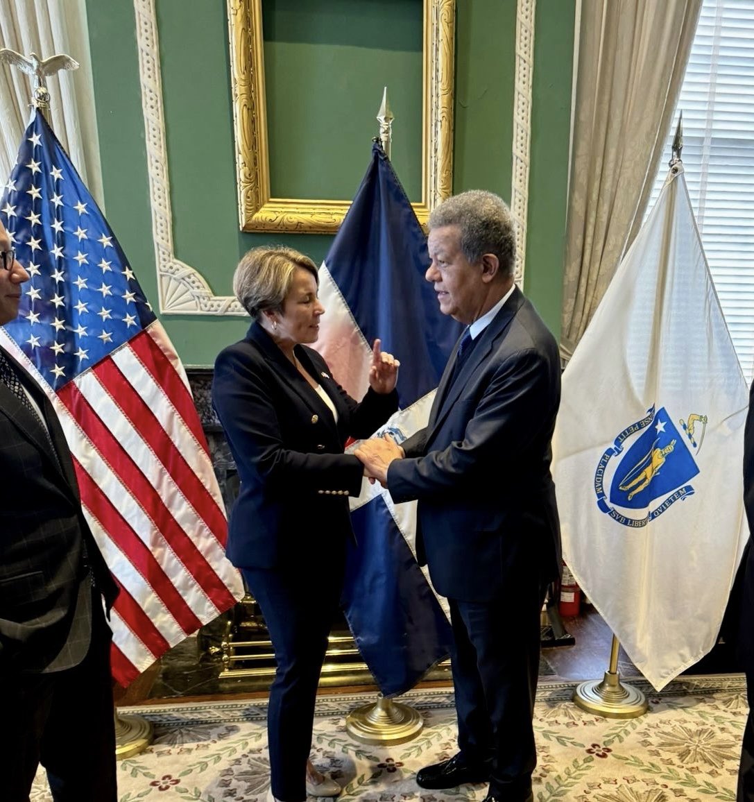 Tuve el honor de recibir un reconocimiento por parte de la gobernadora de Massachusetts, Maura Healey, en nombre de todos los residentes de la Commonwealth, por los aportes de nuestro trabajo en favor de la diáspora. Este reconocimiento es un testimonio del compromiso que siempre