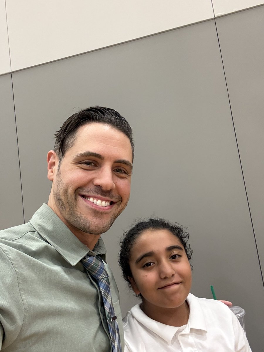 DrJEntsminger's tweet photo. First band concert of the year! @jh_sd111 #KennedyCallOut #band #rockthehouse #fallconcert https://t.co/LJKiJ5fHlc