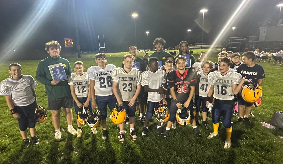 Freehold Revolution (@freeholdrevo) on Twitter photo Thank you student coaches <a href="/JohnnyW_2/">Johnny Williams</a> <a href="/FrankieW_4/">Frankie Williams</a> <a href="/sinatraf55/">Frankie Sinatra</a> <a href="/GutridgeJamie/">Jamie Gutridge</a> (not pictured <a href="/matthew_lonczak/">Matthew Lonczak</a> <a href="/LukeLonczak/">Luke_Lonczak</a> <a href="/diverjr1/">Joseph Diver Jr.</a> ) who helped us prepare starting with our January off-season program. Our 9u team is 1 of 3 playing for a division title this weekend <a href="/CoachLangeRBC/">Coach Lange</a> Thank you student coaches <a href="/JohnnyW_2/">Johnny Williams</a> <a href="/FrankieW_4/">Frankie Williams</a> <a href="/sinatraf55/">Frankie Sinatra</a> <a href="/GutridgeJamie/">Jamie Gutridge</a> (not pictured <a href="/matthew_lonczak/">Matthew Lonczak</a> <a href="/LukeLonczak/">Luke_Lonczak</a> <a href="/diverjr1/">Joseph Diver Jr.</a> ) who helped us prepare starting with our January off-season program. Our 9u team is 1 of 3 playing for a division title this weekend <a href="/CoachLangeRBC/">Coach Lange</a>