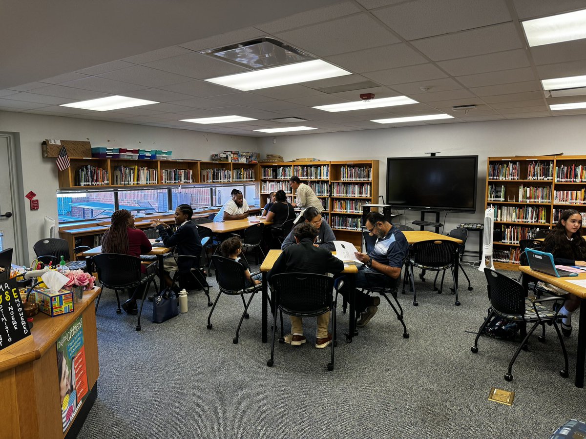 𝑫𝒓. 𝑴𝒂𝒓𝒊𝒂𝒉 𝑨. 𝑾𝒂𝒍𝒌𝒆𝒓 tweet media