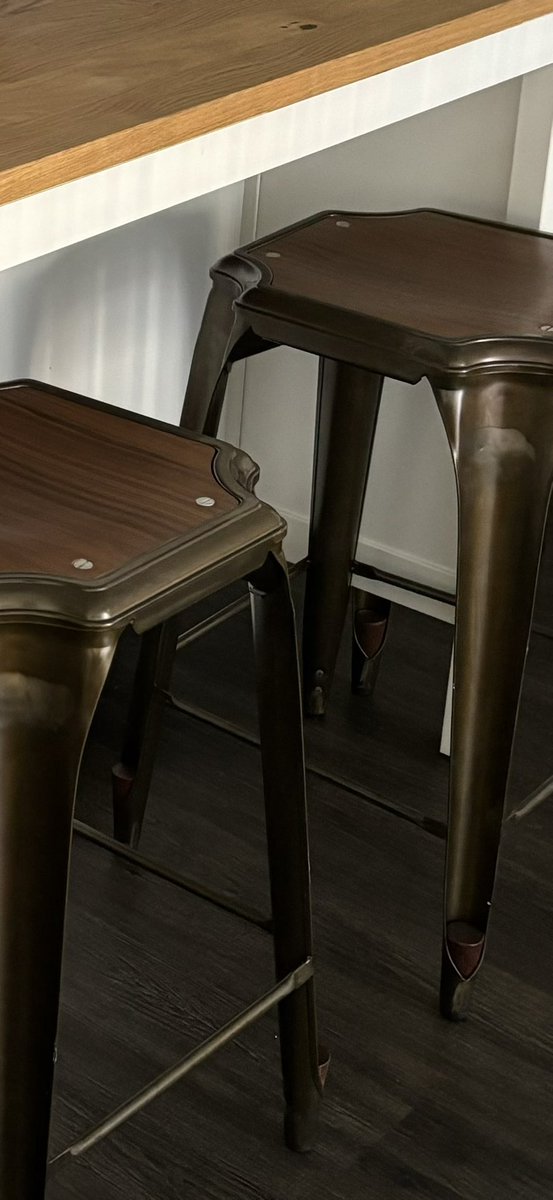 Augustine5Edith's tweet image. @IndustryWest  #counterstool #antique #copper #earthy  #industrywest