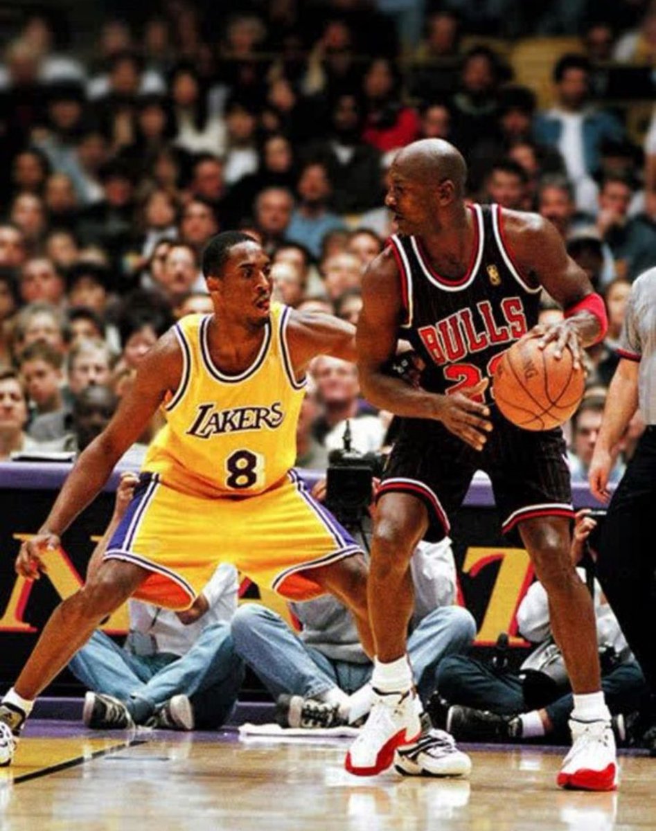 8_24Mamba4Ever's tweet image. THIS PHOTO OF BEAN &amp;amp; AIR JORDAN IS SO COLD 🐍 x 🐐