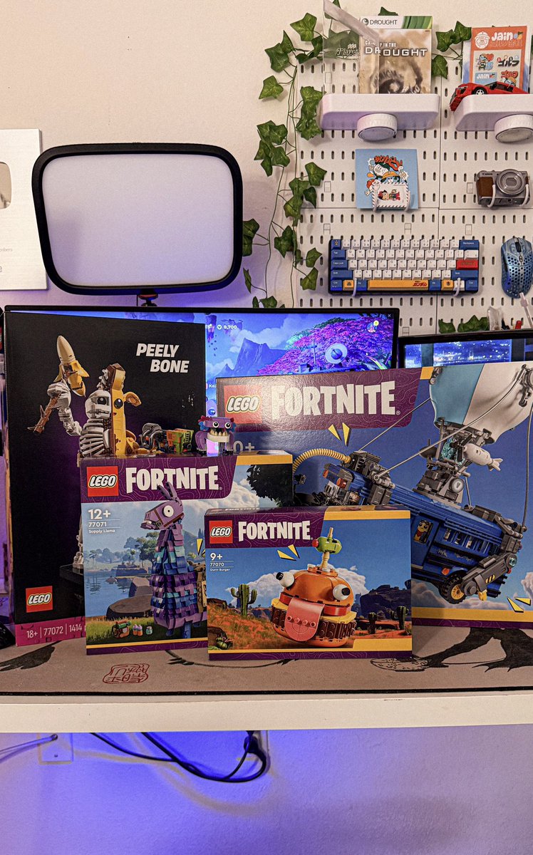 Believe it or not they are even prettier in person..

Big thank you to <a href="/LEGO_Group/">LEGO</a> <a href="/LEGOFortnite/">LEGO Fortnite</a> for the gift 😄 can’t wait to build 

#EpicPartner
