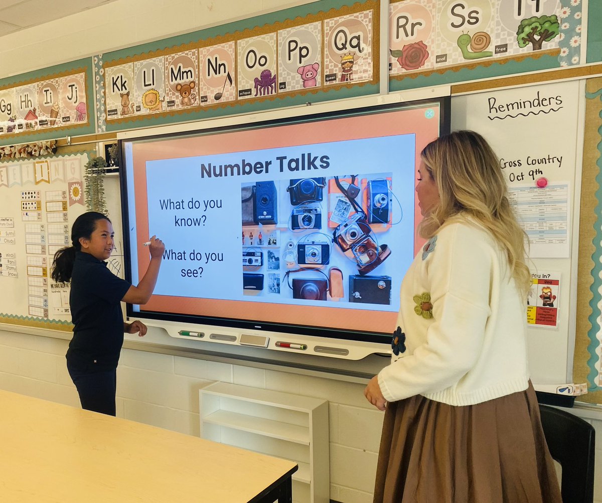 Math in action! Practicing grouping skills during work with teacher time. Also showing what we know and making connections during our daily number talks! ✖️➕😊