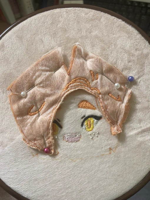 ようやくハゲ脱出 顔の布切るのが一番難関だなって昨日気づきました チャコペンで書き忘れたんですよ