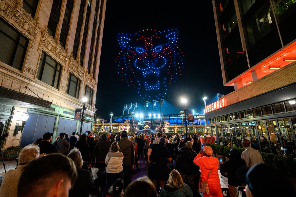 tigers's tweet image. Somebody let the Tigers get hot.