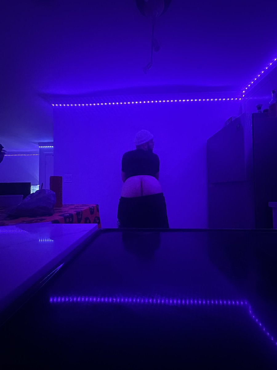 RT if you want to take me to pound town 🤪🍆🍑