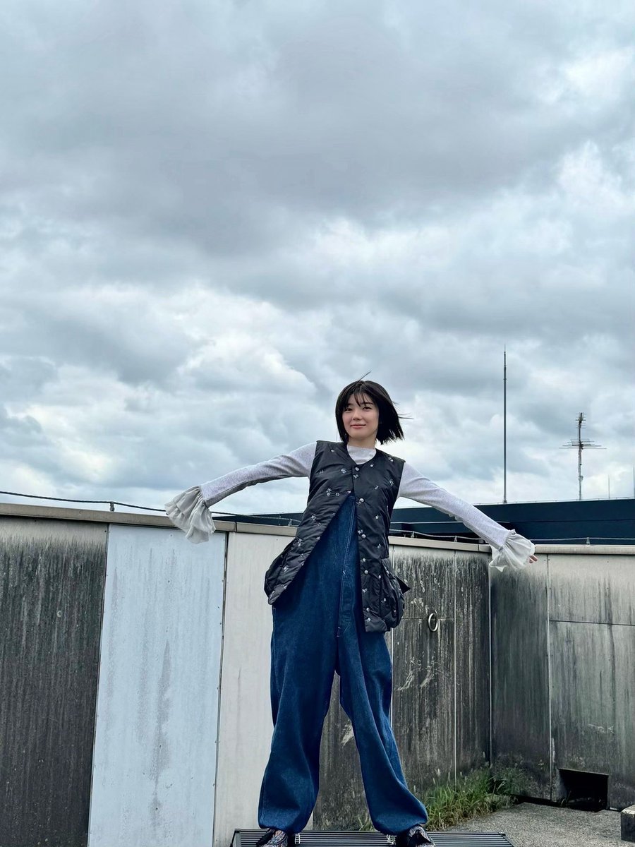 sakurazaka46's tweet photo. 本日10月9日(水)発売、
「MEN’S NON-NO」11月号に
#藤吉夏鈴 が登場しています！

ぜひチェックしてください🌸

#櫻坂46
https://t.co/iTT7M9jnbD https://t.co/3yIf7JXrTz