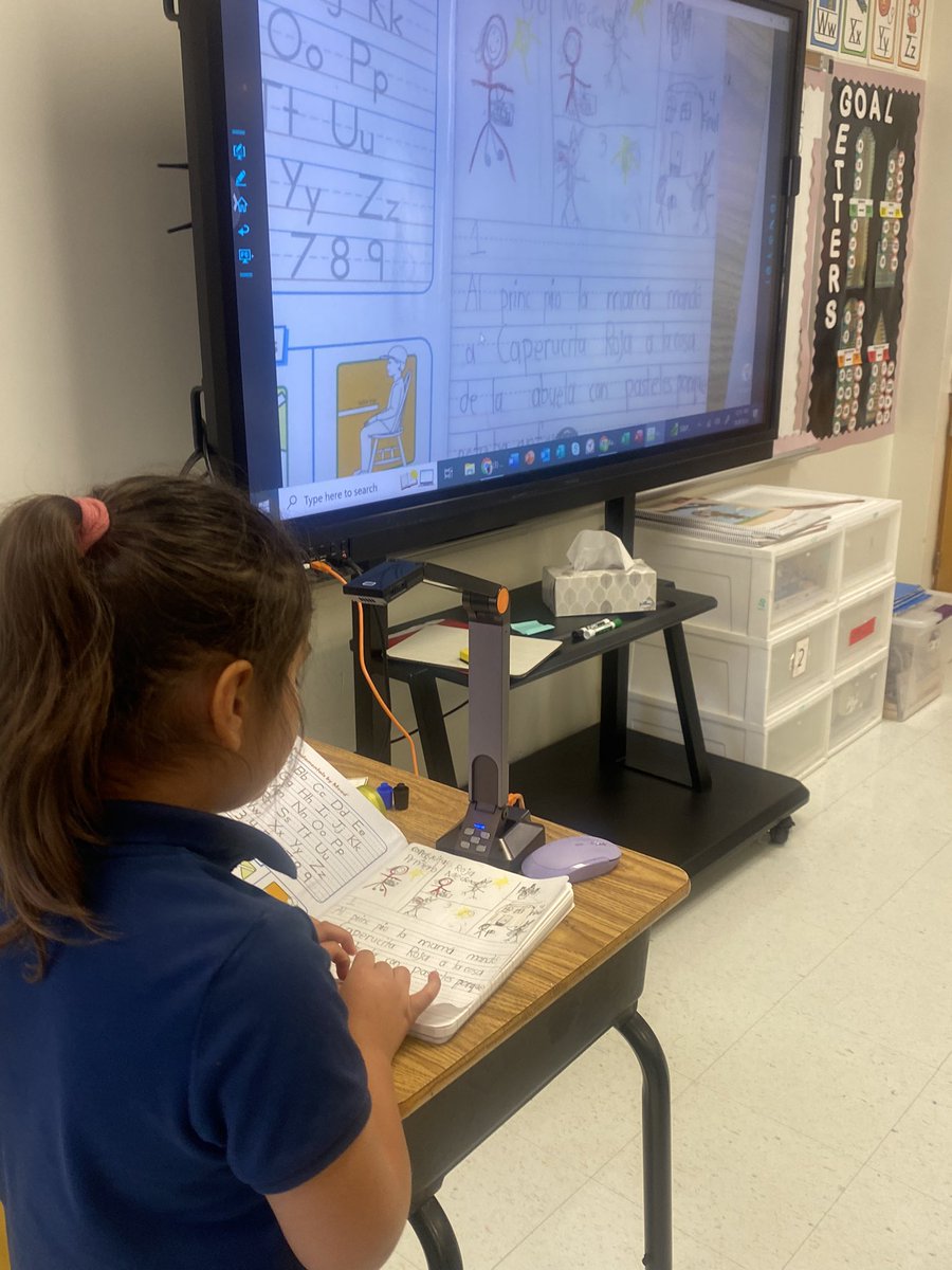 MsssTorres's tweet photo. Today, 1A Bulldogs excitedly shared the main events of 'Caperucita Roja' by illustrating and writing the beginning, middle, and end! Check out their  handwriting—they're so proud! #FirstGrade #LittleRedRidingHood #ProudTeacher #stevensparkdisd @StevensParkDISD https://t.co/CL5jC3fJ3d