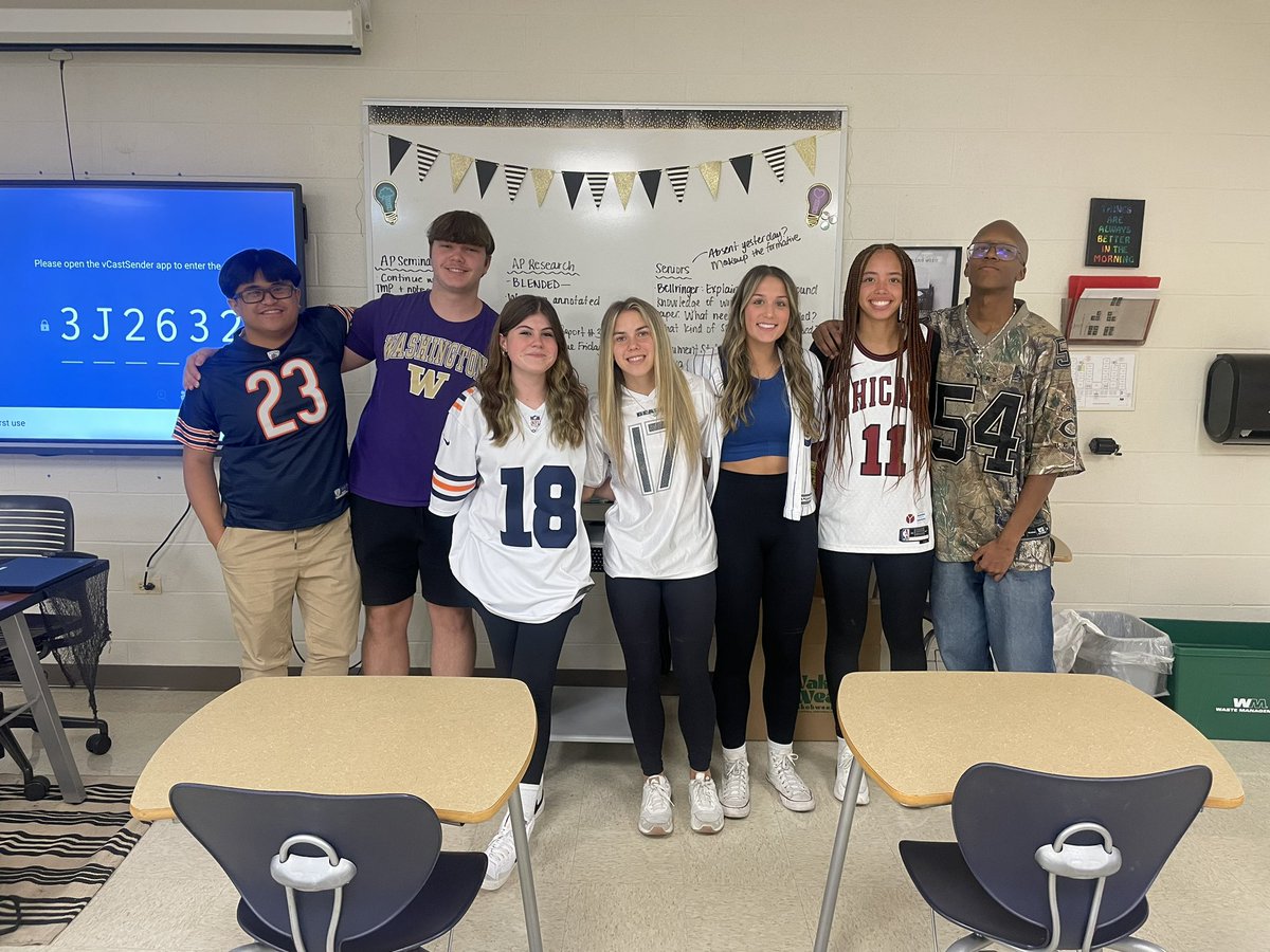 MrsErfortHHS's tweet photo. Day 2 = Jersey Day! https://t.co/gphOBgT1eA