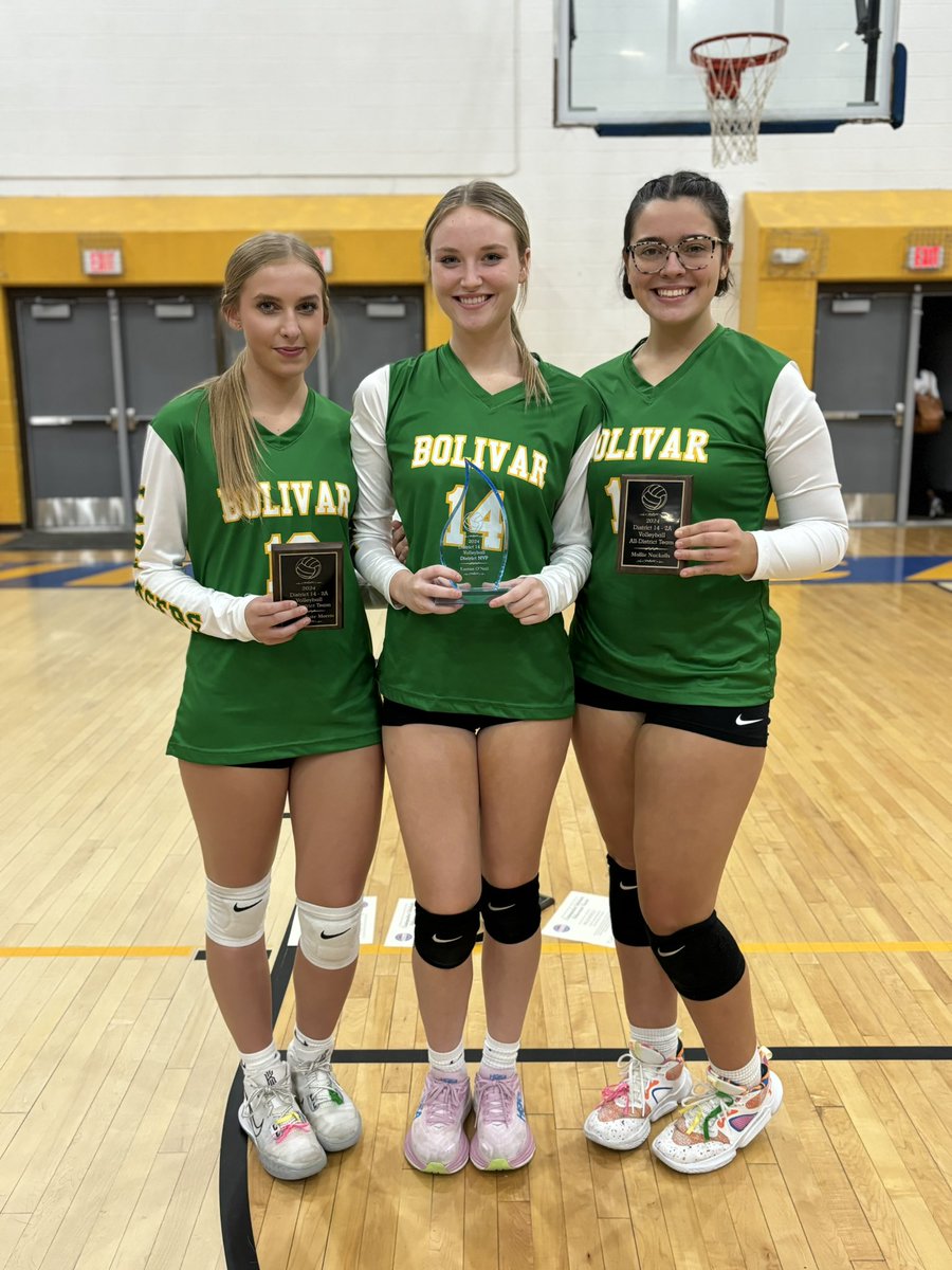 BolivarVolleyb1's tweet photo. Regular Season All District: Charley Kate Morris, Easton O’neil (MVP), and Mollie Nuckolls.
All Tournament: Londyn Lindsay and Easton o’Neil https://t.co/34rp8crXjh