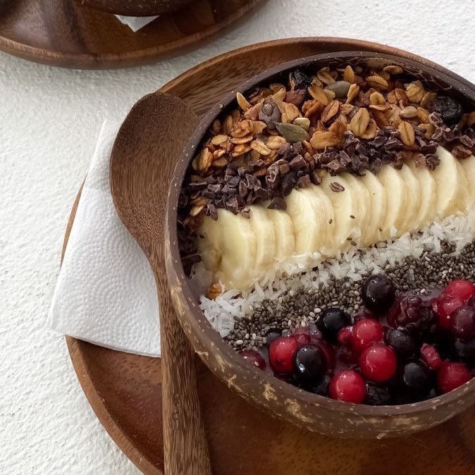 blushingdior's tweet photo. Pretty breakfast bowls 🥝 https://t.co/inwShjxIqh