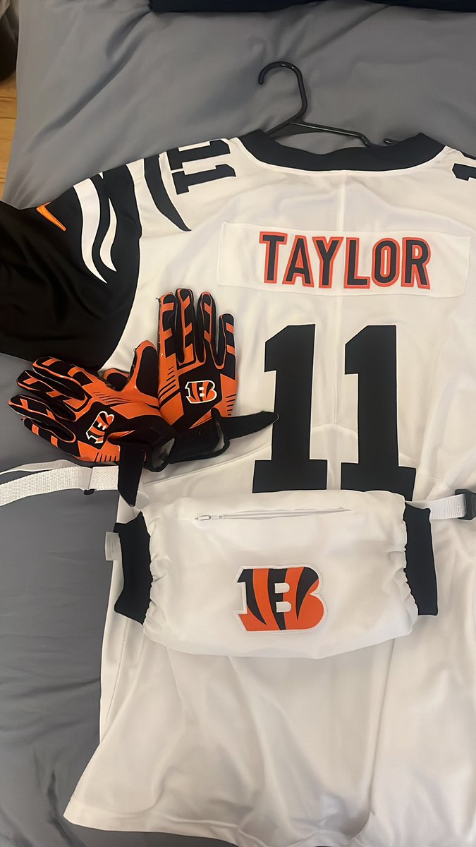 MarBurrowSmokes's tweet photo. Locked in for Halloween this year as #Bengals legend @Trent5Taylor.

Hey Duke Tobin, here’s a quick fix to revive the season - give #11 a call‼️ https://t.co/9EpAJdKO7L