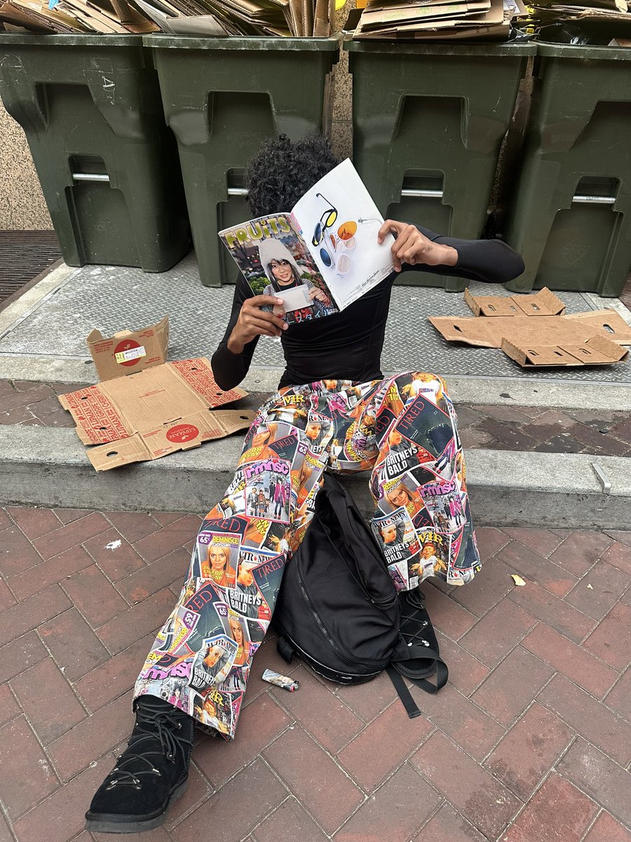 who let bro put all those magazines on his pants?💀📖 (me, im bro)