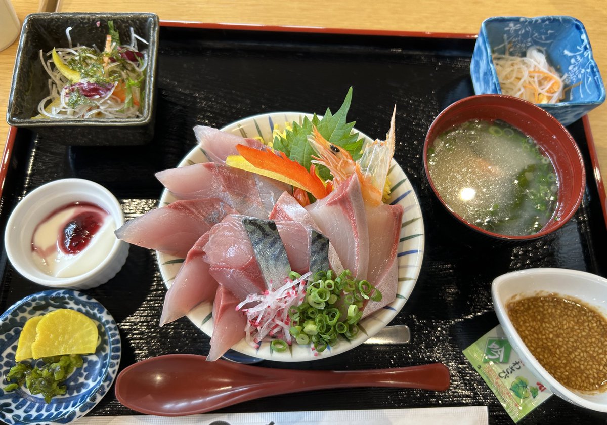 croissantdelun1's tweet image. 日付：10月8日

☑︎職務経歴書•履歴書作成（珍しく朝活）
☑︎AM実両親の来訪
☑︎PMパート
☑︎夕方、義母来訪
☑︎夕食作り＋もらった野菜の下処理

テストのこと知らせてないのに、何気に色々貰えたり、ご馳走してくれることに感謝😋もう少しテスト頑張らないと✊🏻

#AーTECH #FURIARU