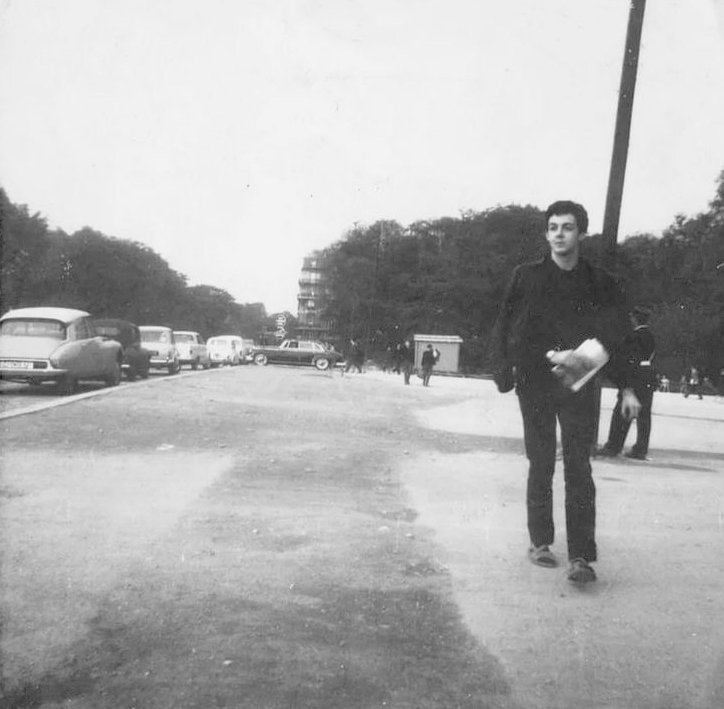 marianabrickman's tweet photo. "A relative of mine gave me a hundred pounds for my birthday. I'd never seen so much money in my life. Paul and I just canceled all the engagements and left for Paris." 

63 years ago today, John Lennon celebrated his 21st birthday with Paul McCartney in France https://t.co/CHMibeGvcH