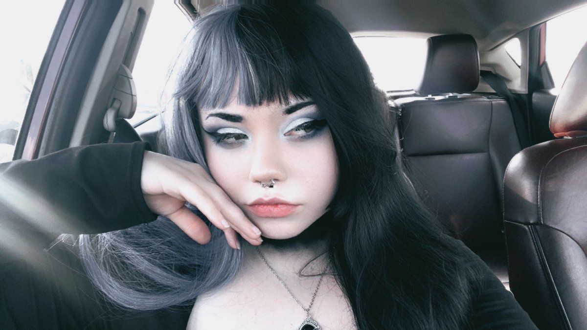 jiangshibunnie's tweet photo. Gothic blueberry ๐ท๏ธ๐ซ
๐ธ๏ธ๐ท๏ธ#curvygoth #gothbabe #gothfit #gothgf #gothmommy #gothootd #gothstyle #thiccgoth https://t.co/X8kB4wBZsg