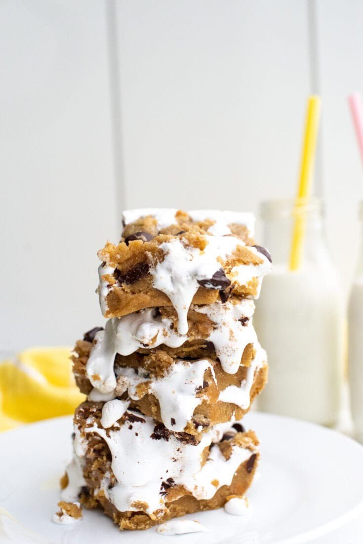 NobertSales's tweet image. Happy National Fluffernutter Day!

In 1913 during WW I, Emma &amp;amp; Amory Curtis invented Snowflake Marshmallow Creme. And published a recipe for a peanut butter &amp;amp; marshmallow creme sandwich, the earliest known example of a #Fluffernutter.

#NationalFluffernutterDay #FoodOfTheDay