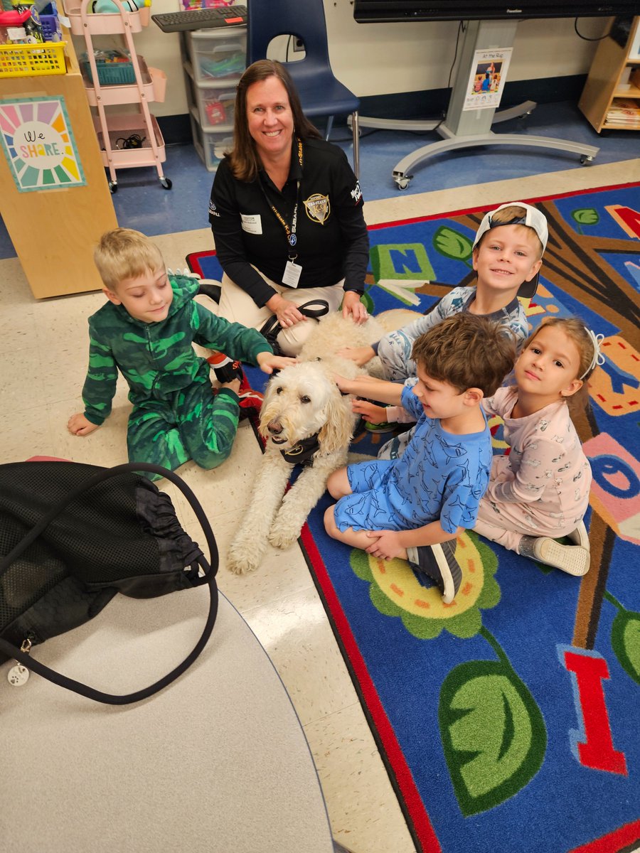 Thank you to our visitors from <a href="/TriStateK9CRT/">Tri-State K9</a> for our first visit of the school year! Your therapy dogs bring so much joy to students and staff alike 😊 Look at these happy faces!  <a href="/cen/">ceren sabanci</a>